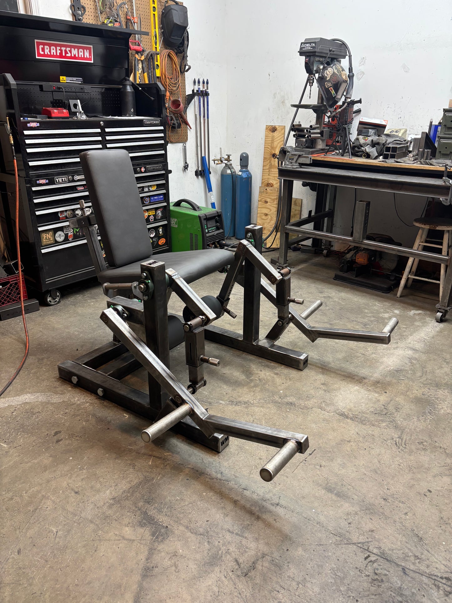 Quadfather Leg Extension