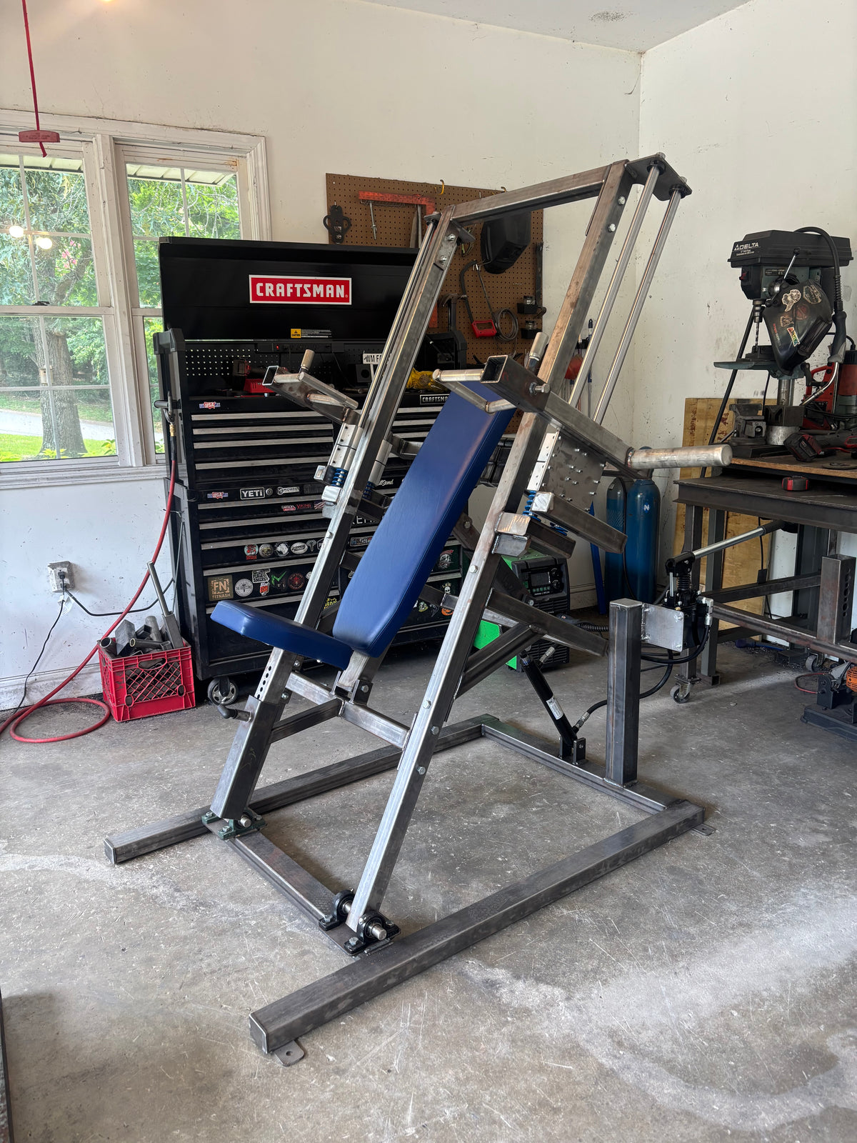 Linear Shoulder Press - Hydraulic