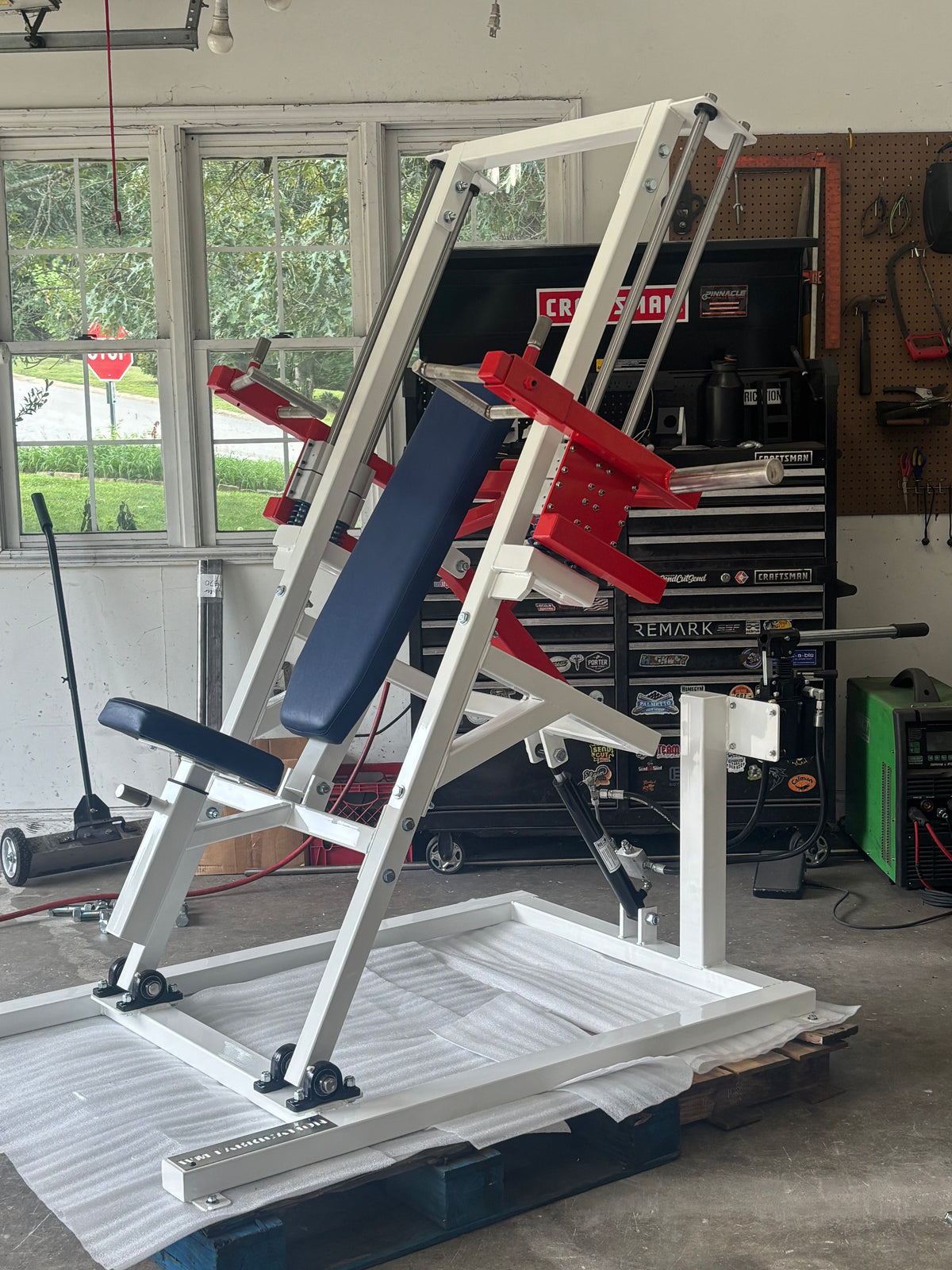 Linear Shoulder Press - Hydraulic