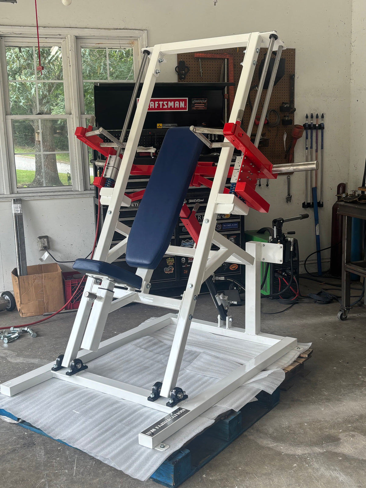 Linear Shoulder Press - Hydraulic